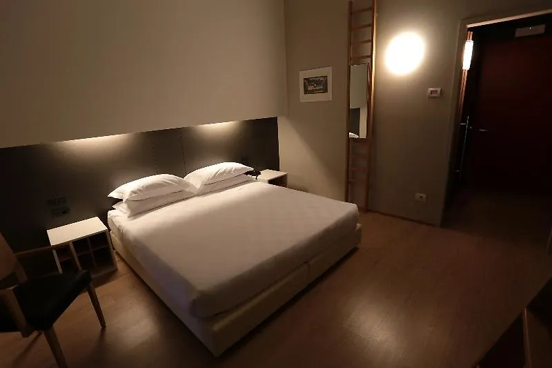 Hotel Osteria Della Pista Dal 1875 Casorate Sempione Itália