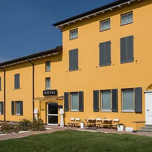 Forlanini 52 3*, Parma Italië