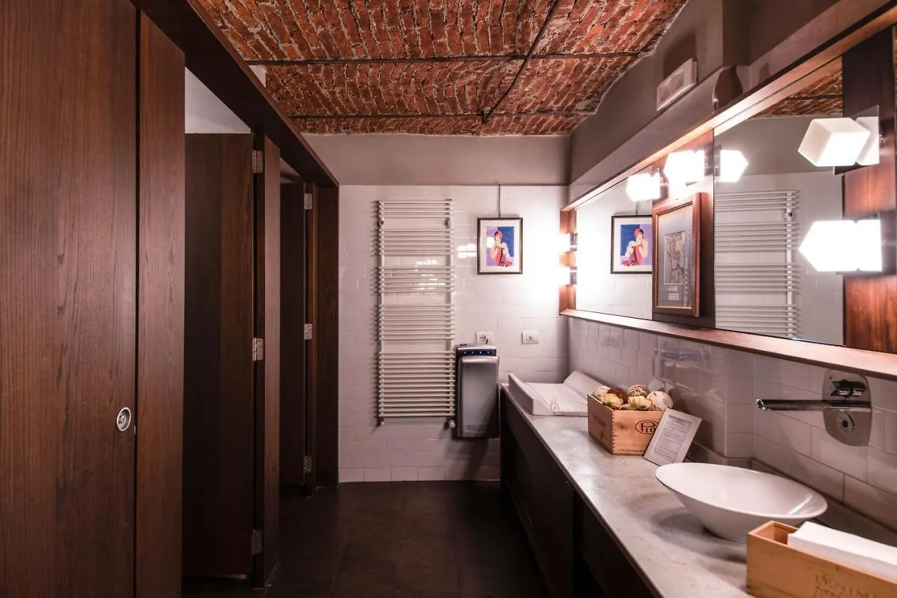 Hotel Osteria Della Pista Dal 1875 Casorate Sempione Italië