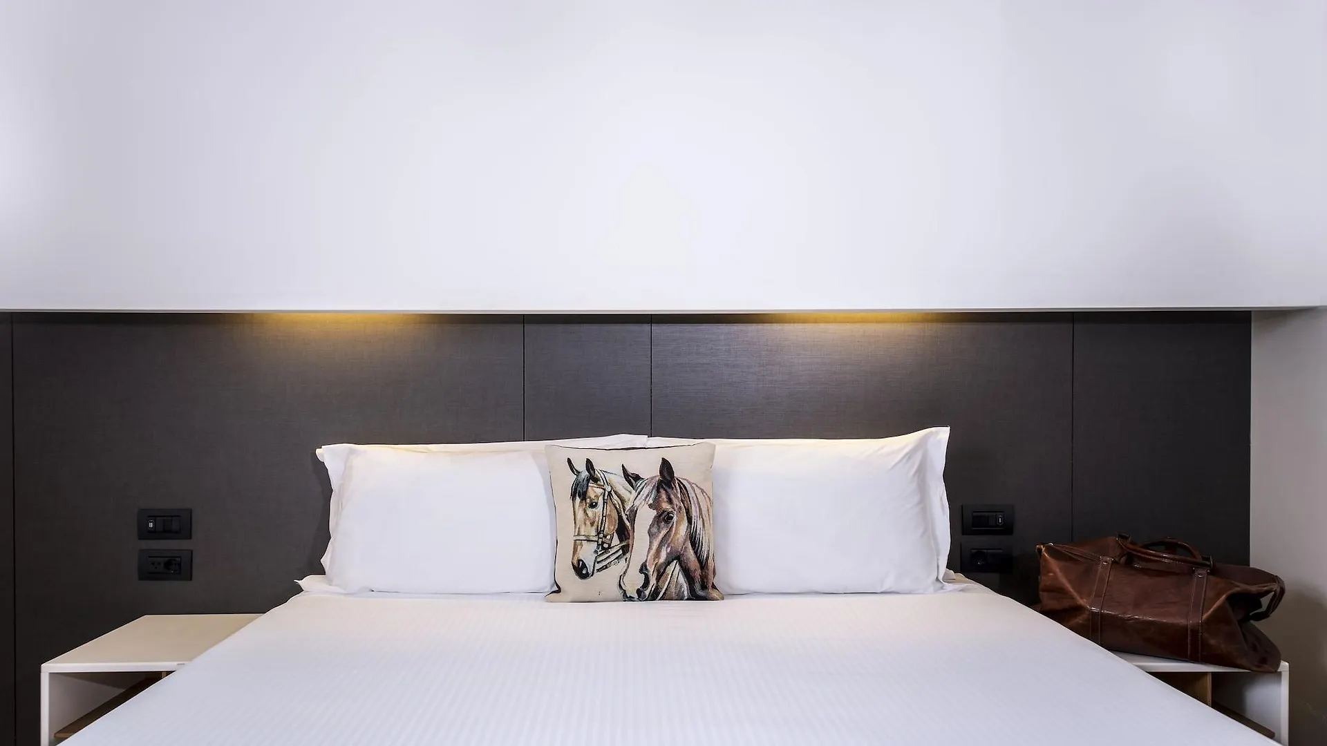 Hotel Osteria Della Pista Dal 1875 Casorate Sempione Italië